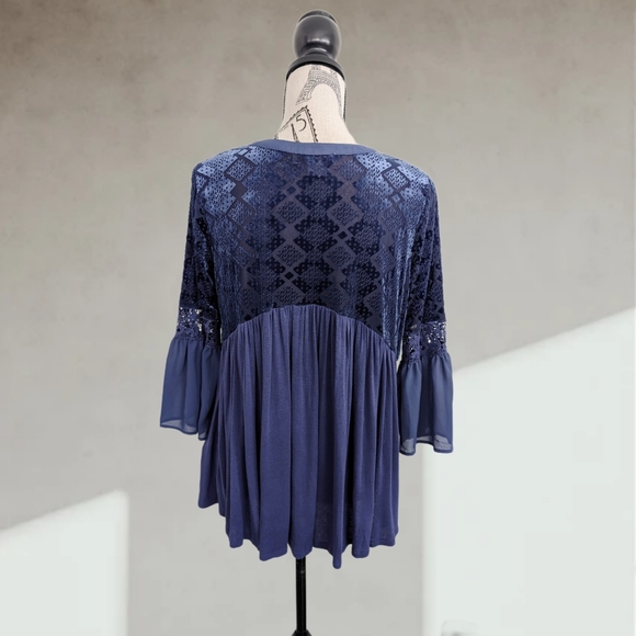 Victorian sleeve loose fit blouse - Picture 9 of 11